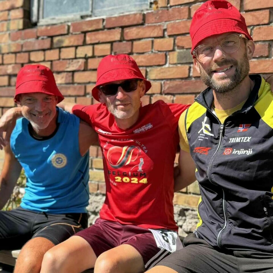 De tre beste. Fra høyre: Jon Asphjell, vinneren Ivo Steyaert og Roger Kjellson. (Foto: arrangøren)