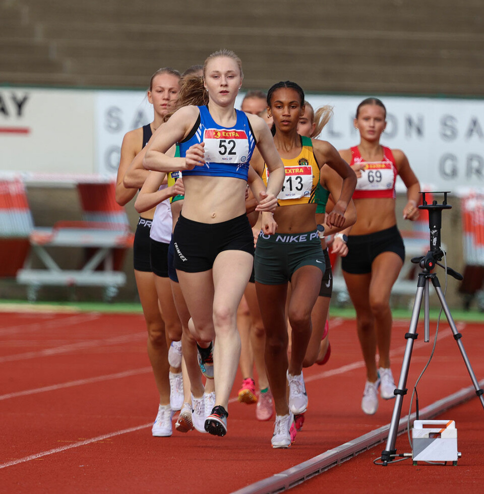 Vilde-Sofie Torvund tar føringen fra start. (Foto: Arne Dag Myking)