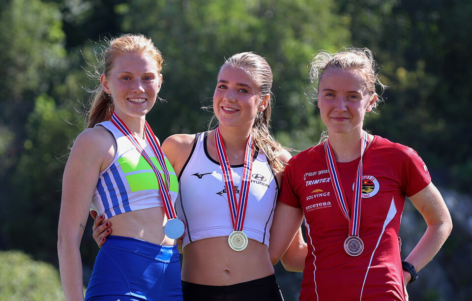 Premiepallen: Anine Dyrdal, Maiken Homlung Prøitz og Ingrid Kilvær Nilssen.