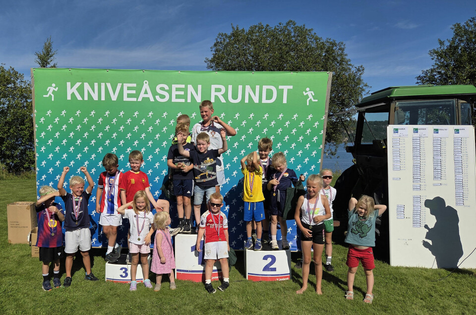 Det vanka både medalje og anna premie til alle ungene som deltok. (Foto: Runar Gilberg)