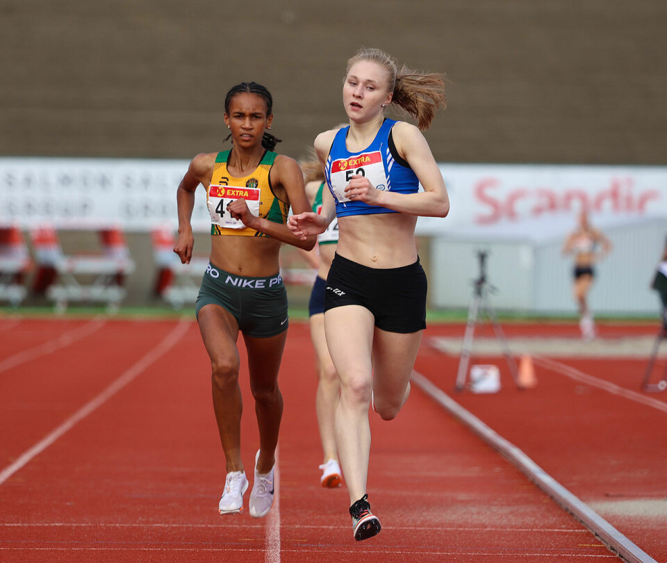 Vilde-Sofie Torvund svarte på angrepet og spurtslo Venus Abraham Teffera. (Foto: Arne Dag Myking)
