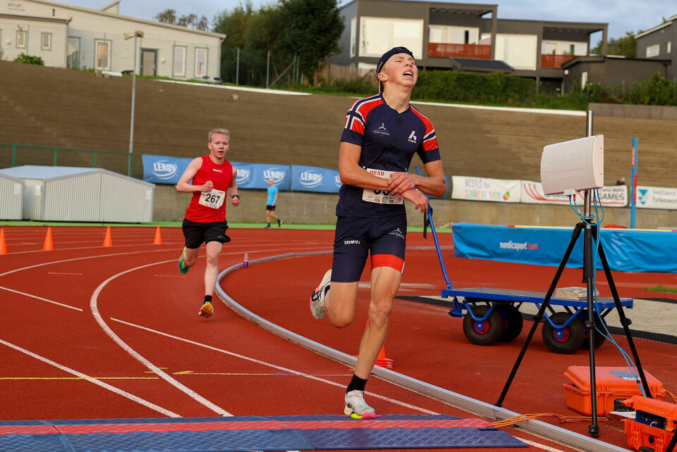 Markus Galleberg måtte denne gangen spurte for å sikre seg seieren på 5 km. Markus Bratteteig pustet ham i nakken helt til de siste meterne.