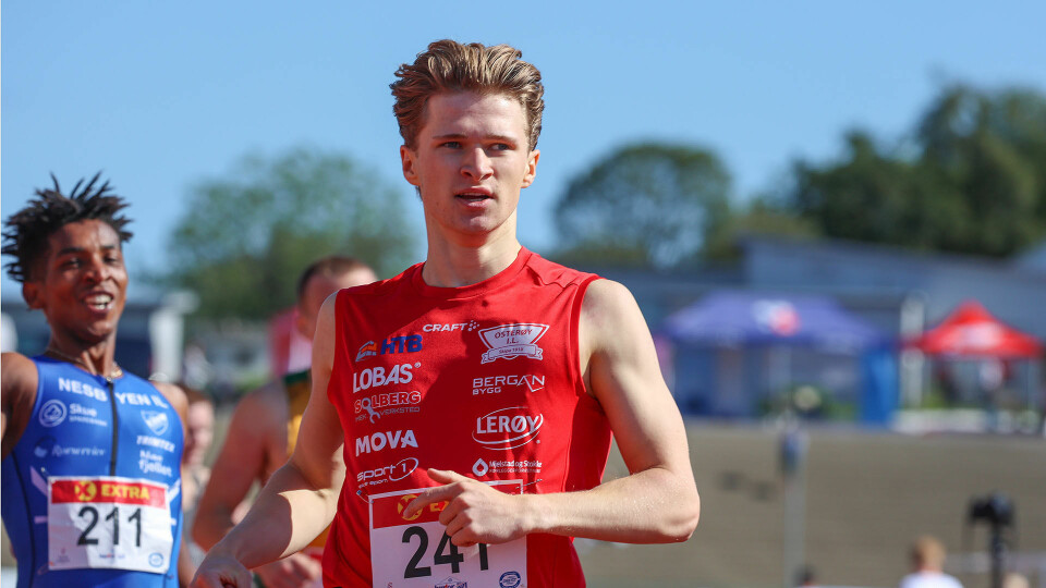 Vegard Høylo Trefall i det han kan konstatere at han er norsk mester på 800 meter i MU20-klassen. (Foto: Arne Dag Myking) Vegard Høylo Trefall i det han kan konstatere at han er norsk mester på 800 meter i MU20-klassen. (Foto: Arne Dag Myking)
