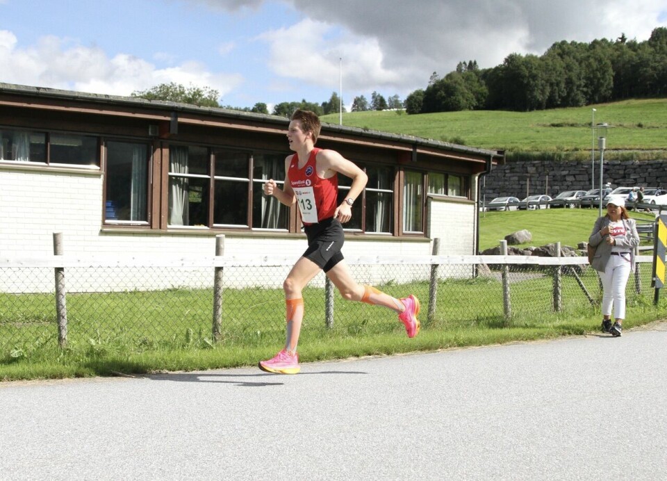 Lars Martin Melheim og Anne-Marit Brautaset vant 10 km i Hornindal Mini_Mats_Daviknes_Andreassen